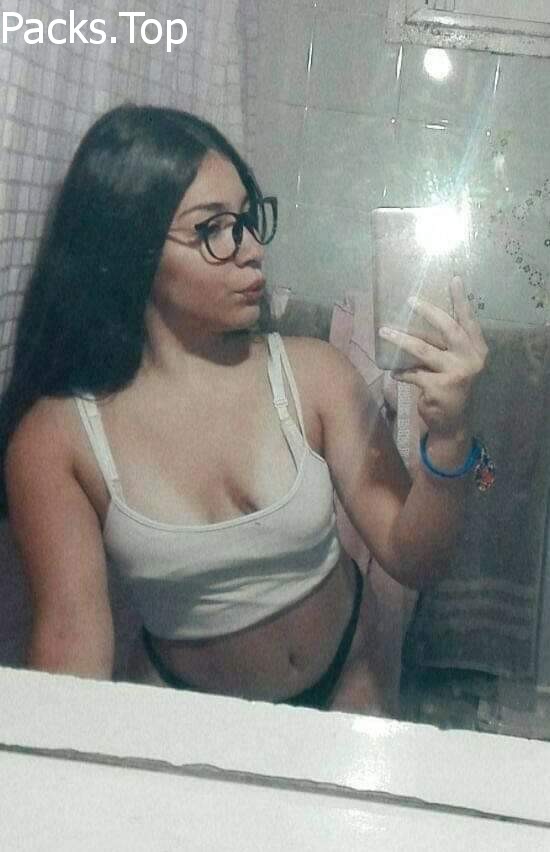 Adolescente envia su aporte de nudes 1