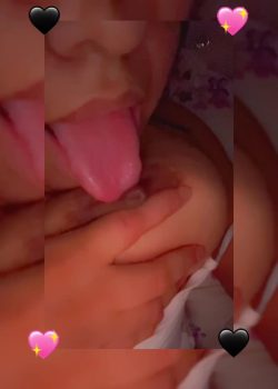 Nenita caliente se turba el ano en videos 15