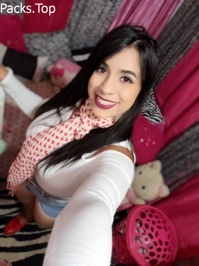 Secretaria pidiendo aumento de sueldo y envia sus nudes 1