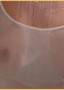 Wifey tiene las mejores tetas mojadas 2