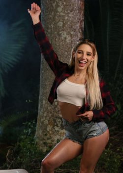 Rubia follada en exteriores de noche +nudes 5