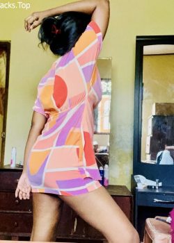 Morrita en bata rosada +nudes 19