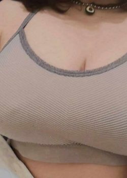 Pendejita enseñando las tetitas +videos 2